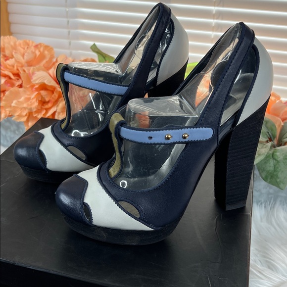 Cynthia Rowley Heels NIB Size 8 - Picture 1 of 13